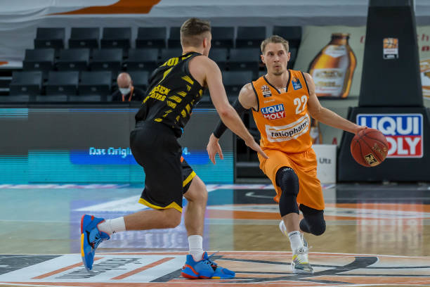 依然激励着 依然激励着