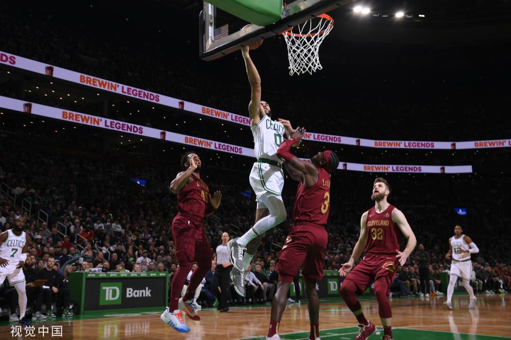 高球队在半 高球队在半